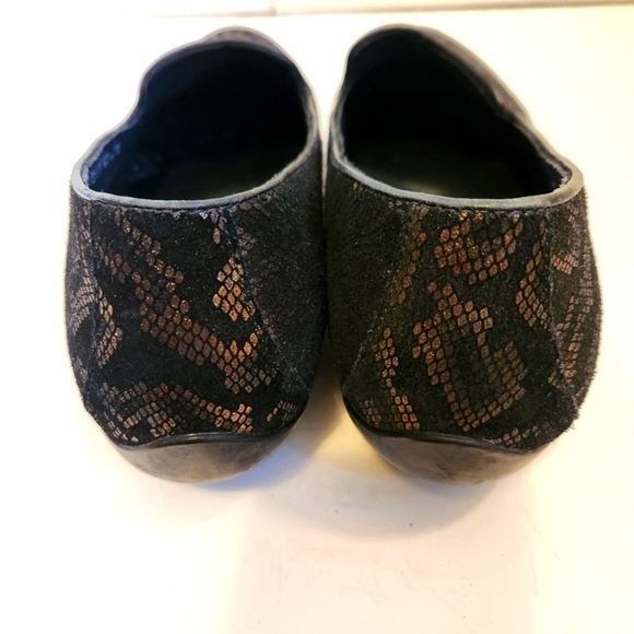 WOMENS DANSKO OLIVIA BRONZE SNAKE LEATHER SLIP ON LOAFER COMFORT SHOE SIZE 42 - Picture 2 of 7